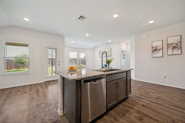 905 English Drive, Aubrey, TX 76227