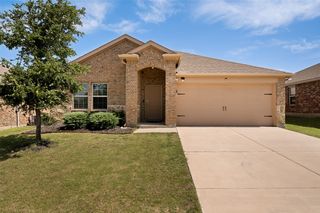 905 English Drive, Aubrey, TX 76227