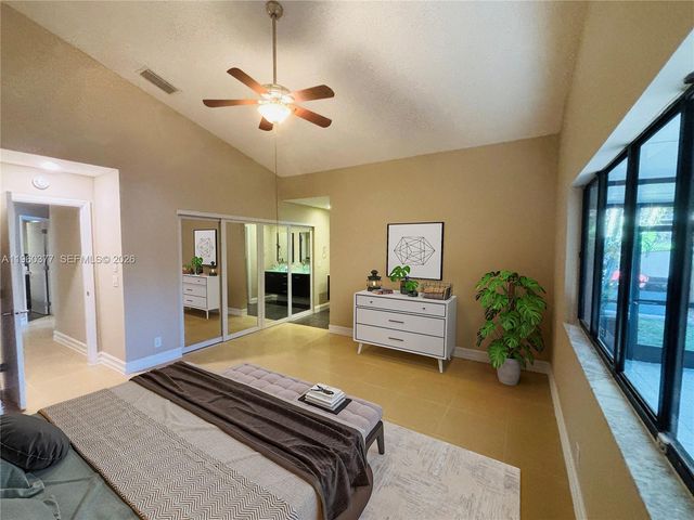 4176 NW 5th Drive, Deerfield Beach, FL 33442