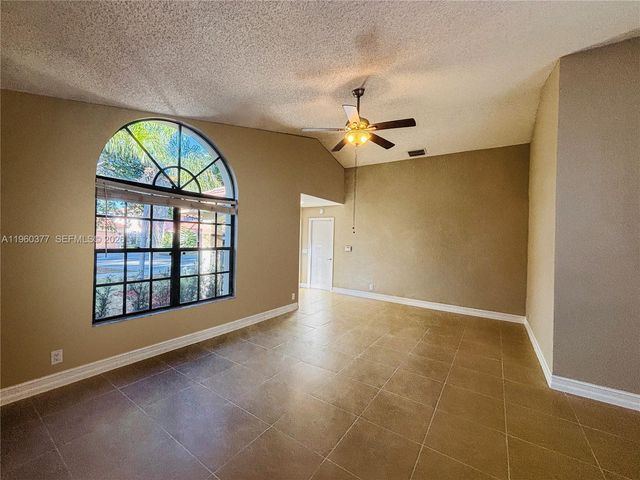 4176 NW 5th Drive, Deerfield Beach, FL 33442