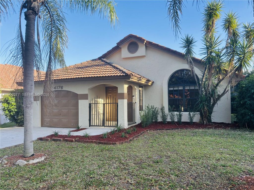 4176 NW 5th Drive, Deerfield Beach, FL 33442