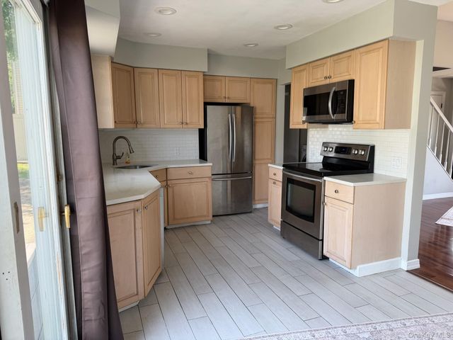 316 Fern Place, Bethpage, NY 11714