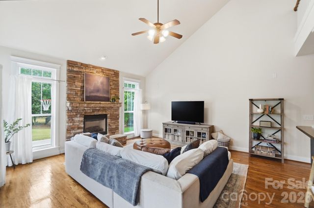 714 Richland Drive, Huntersville, NC 28078