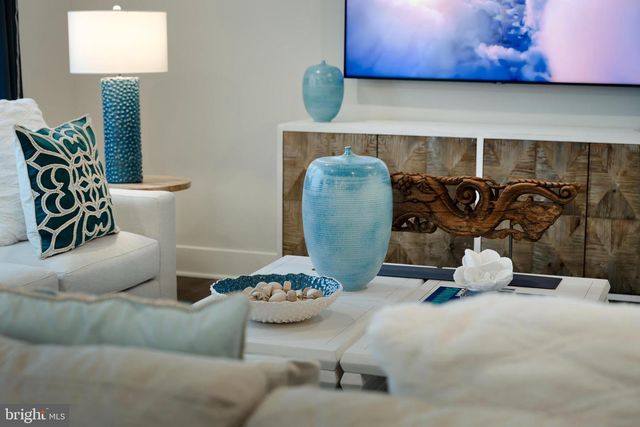 10752 BOREALIS LN, White Plains, MD 20695