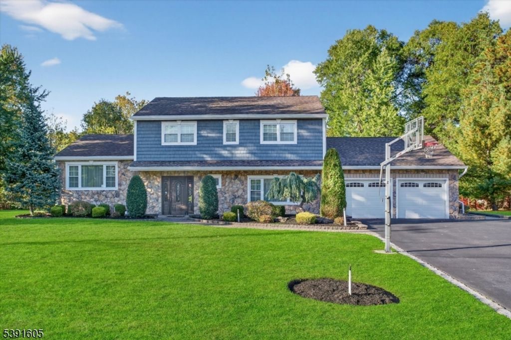 30 Manchester Way, Montville Twp., NJ 07058