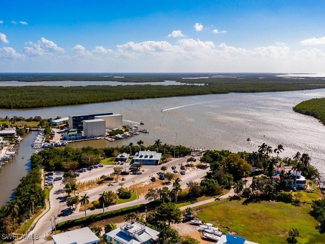 366 Angler DR 1602, Goodland, FL 34140