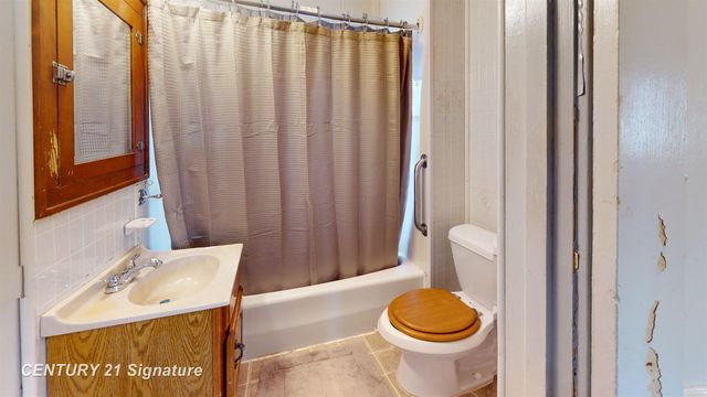 1905 Stanley Street, Saginaw, MI 48602