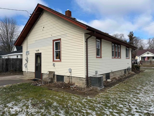 1905 Stanley Street, Saginaw, MI 48602