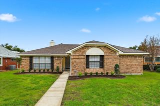 1534 Autumn Breeze Lane, Lewisville, TX 75077