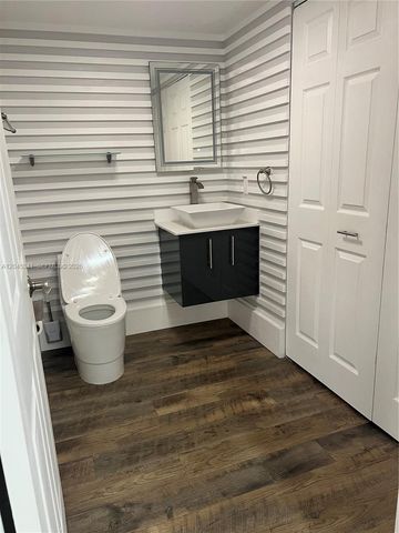 3940 Victoria Dr, West Palm Beach, FL 33406