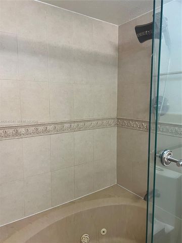 3940 Victoria Dr, West Palm Beach, FL 33406