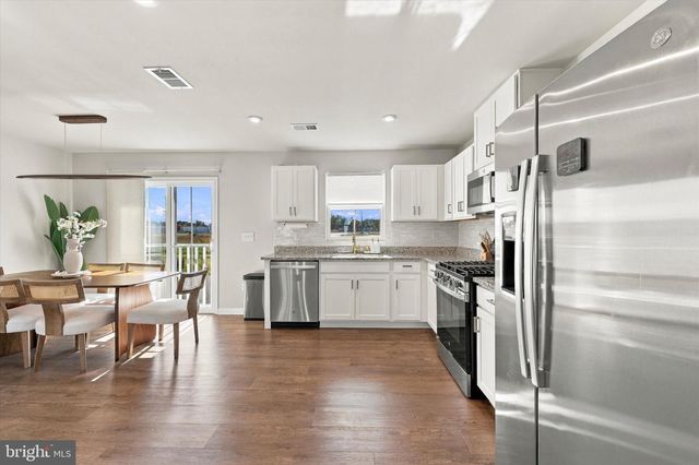 12 L WENDOWSKI ST, Beverly, NJ 08010