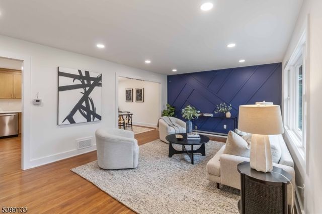 6 Kenneth Ct, Florham Park Boro, NJ 07932