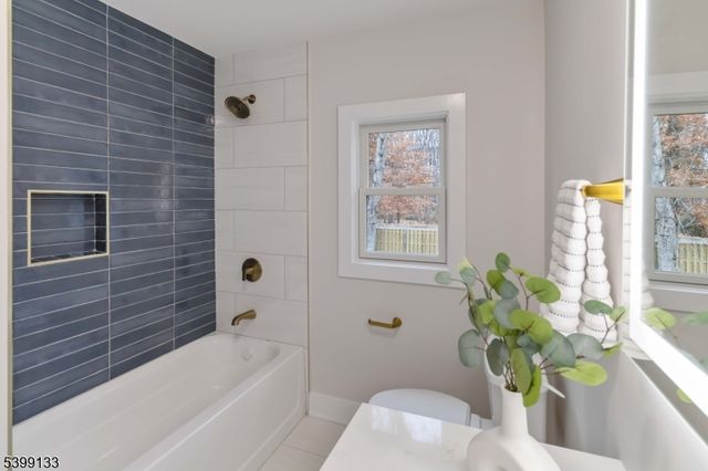 6 Kenneth Ct, Florham Park Boro, NJ 07932