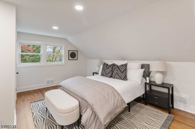 6 Kenneth Ct, Florham Park Boro, NJ 07932