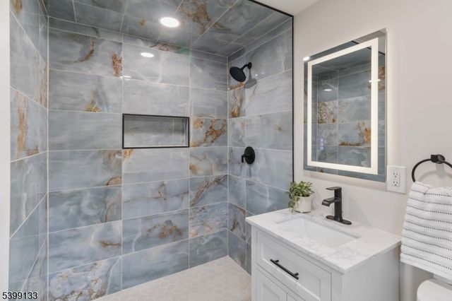 6 Kenneth Ct, Florham Park Boro, NJ 07932