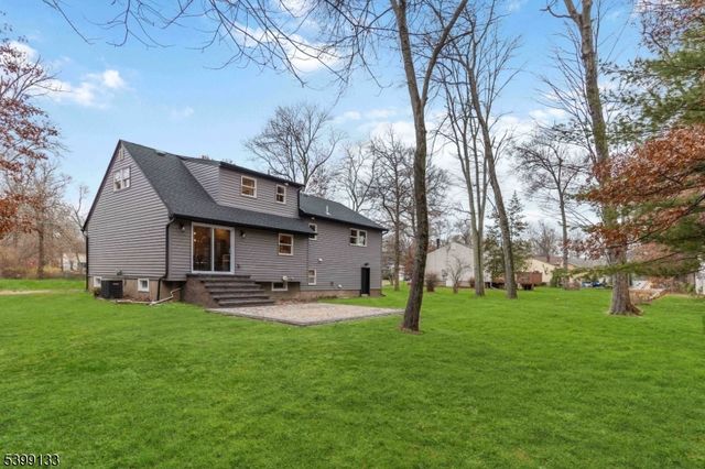 6 Kenneth Ct, Florham Park Boro, NJ 07932