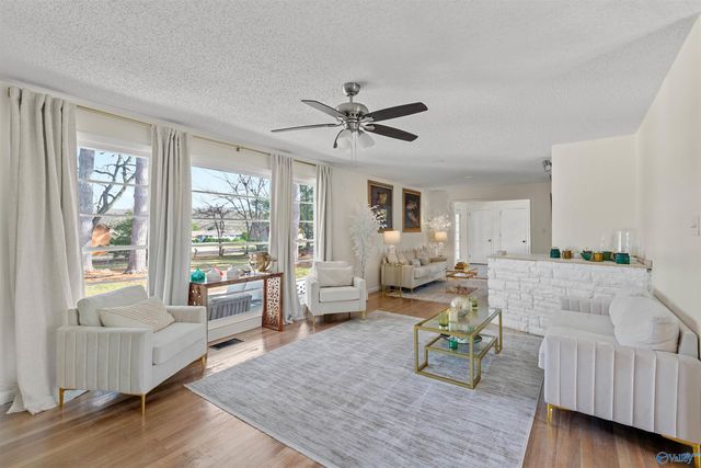 8009 Whitesburg Drive, Huntsville, AL 35802