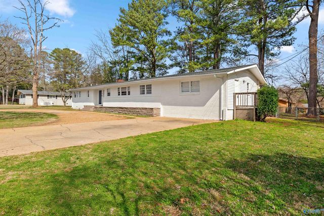 8009 Whitesburg Drive, Huntsville, AL 35802