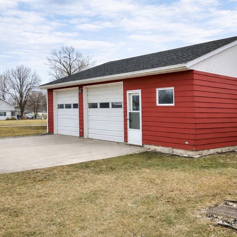516 N G Street, Oskaloosa, IA 52577