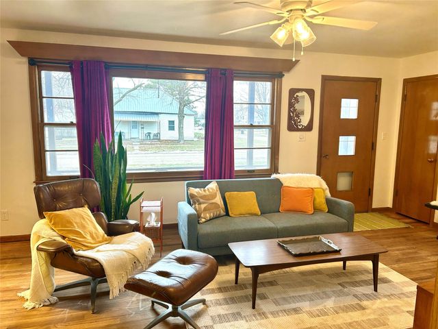 516 N G Street, Oskaloosa, IA 52577