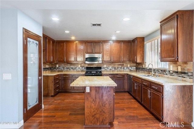 44103 Sundance Court, Lancaster, CA 93535