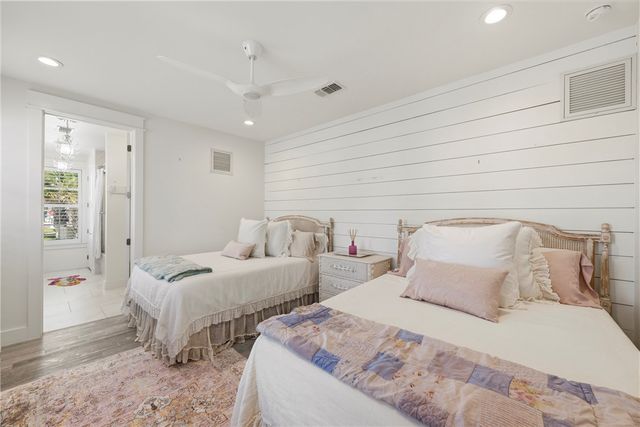 200 Round Road, Port Aransas, TX 78373