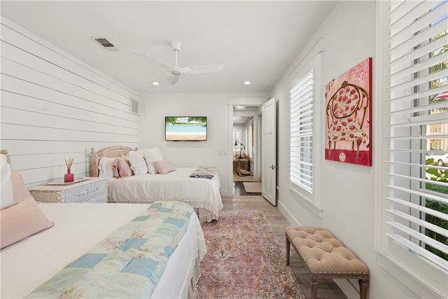 200 Round Road, Port Aransas, TX 78373