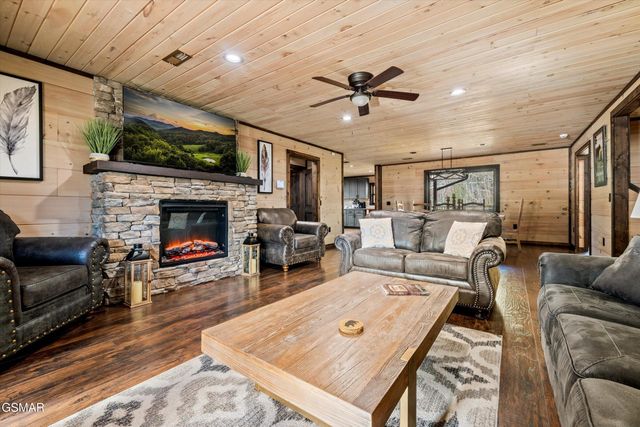 139 Martha McCarter Road, Gatlinburg, TN 37738