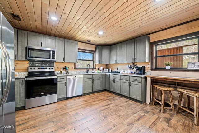 139 Martha McCarter Road, Gatlinburg, TN 37738