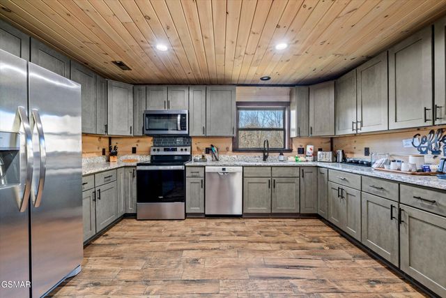 139 Martha McCarter Road, Gatlinburg, TN 37738