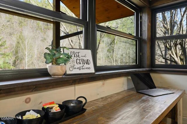 139 Martha McCarter Road, Gatlinburg, TN 37738