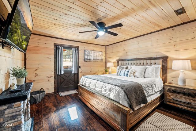 139 Martha McCarter Road, Gatlinburg, TN 37738