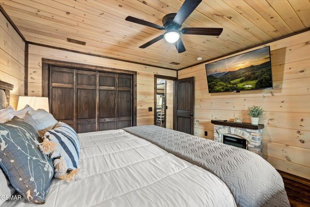 139 Martha McCarter Road, Gatlinburg, TN 37738