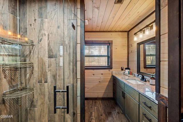 139 Martha McCarter Road, Gatlinburg, TN 37738