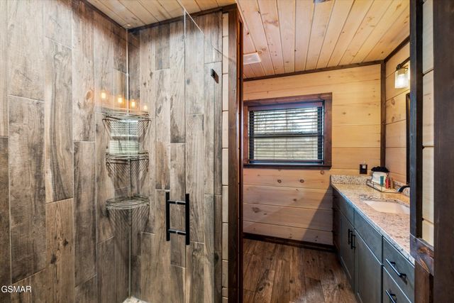 139 Martha McCarter Road, Gatlinburg, TN 37738