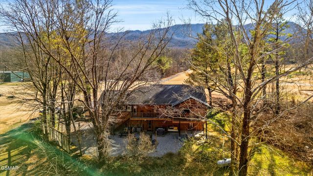 139 Martha McCarter Road, Gatlinburg, TN 37738