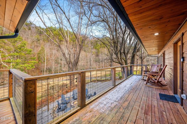 139 Martha McCarter Road, Gatlinburg, TN 37738