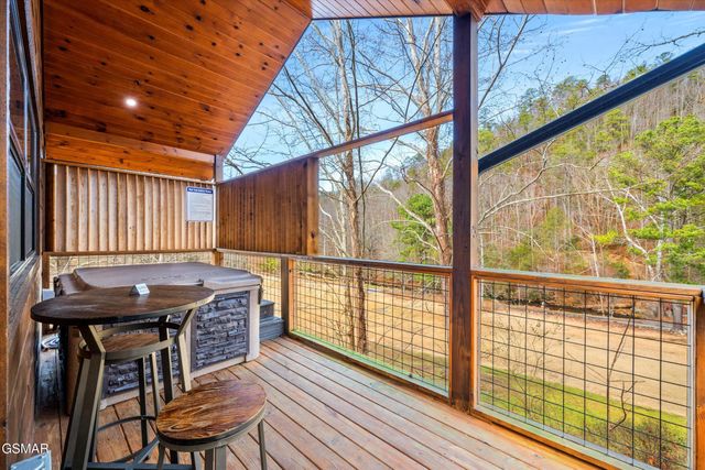 139 Martha McCarter Road, Gatlinburg, TN 37738