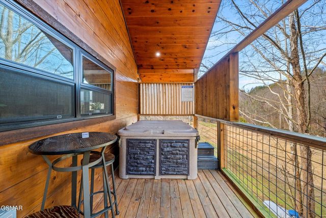 139 Martha McCarter Road, Gatlinburg, TN 37738