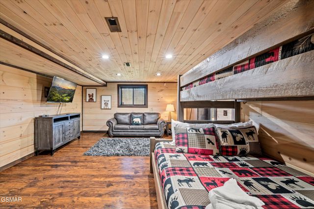 139 Martha McCarter Road, Gatlinburg, TN 37738