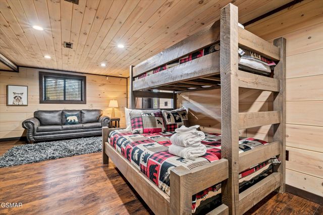 139 Martha McCarter Road, Gatlinburg, TN 37738