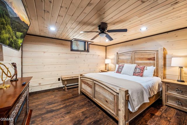 139 Martha McCarter Road, Gatlinburg, TN 37738