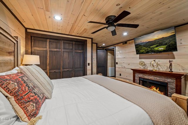 139 Martha McCarter Road, Gatlinburg, TN 37738