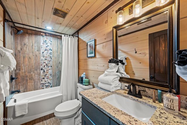 139 Martha McCarter Road, Gatlinburg, TN 37738