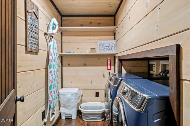 139 Martha McCarter Road, Gatlinburg, TN 37738