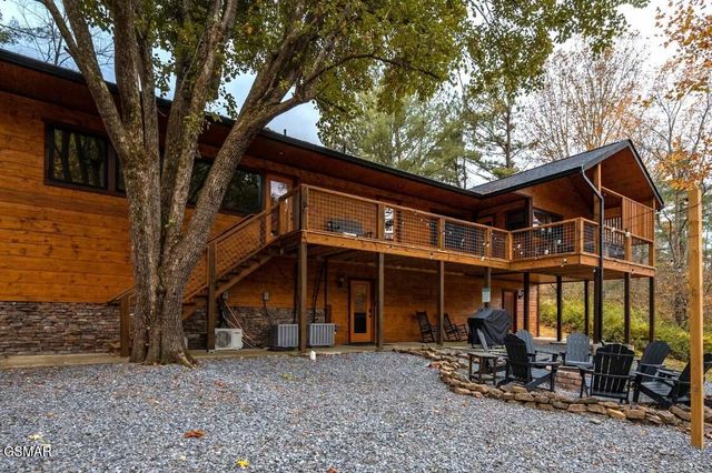 139 Martha McCarter Road, Gatlinburg, TN 37738