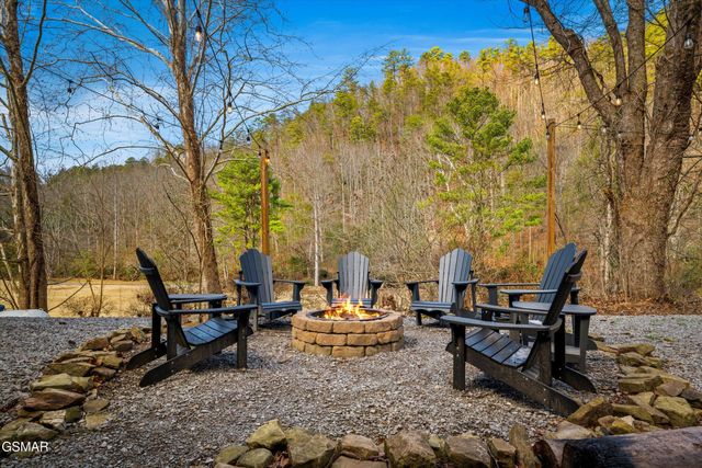 139 Martha McCarter Road, Gatlinburg, TN 37738