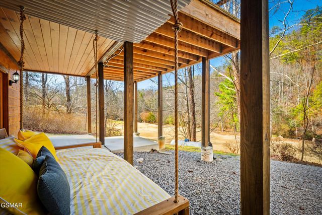 139 Martha McCarter Road, Gatlinburg, TN 37738