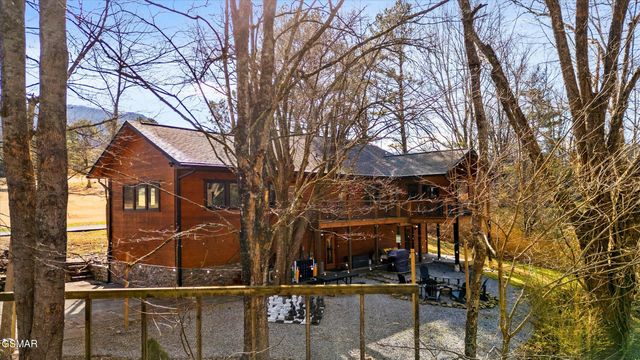 139 Martha McCarter Road, Gatlinburg, TN 37738